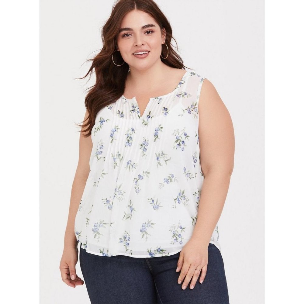 Torrid Womens 1X White Blueberry Sleeveless Crinkle Chiffon Pintuck Tank Top NWT